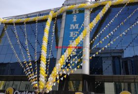 Vs Outlet Üçgen Bayrak - İzmir Organizasyon